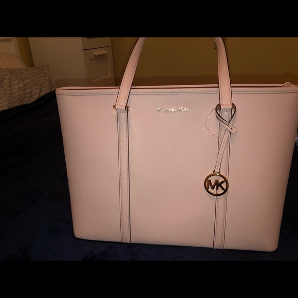 Michael kors purse - Picture 2 of 5